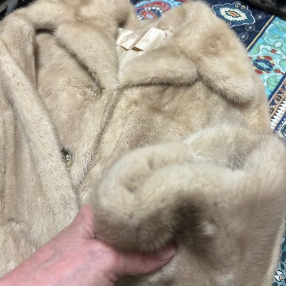 Frost Brothers Mink Coat - Picture 7 of 10